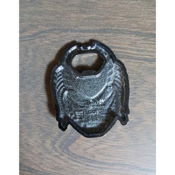 Predator Bottle Opener 2017 Loot Crate Exclusive - Picture 2 of 4